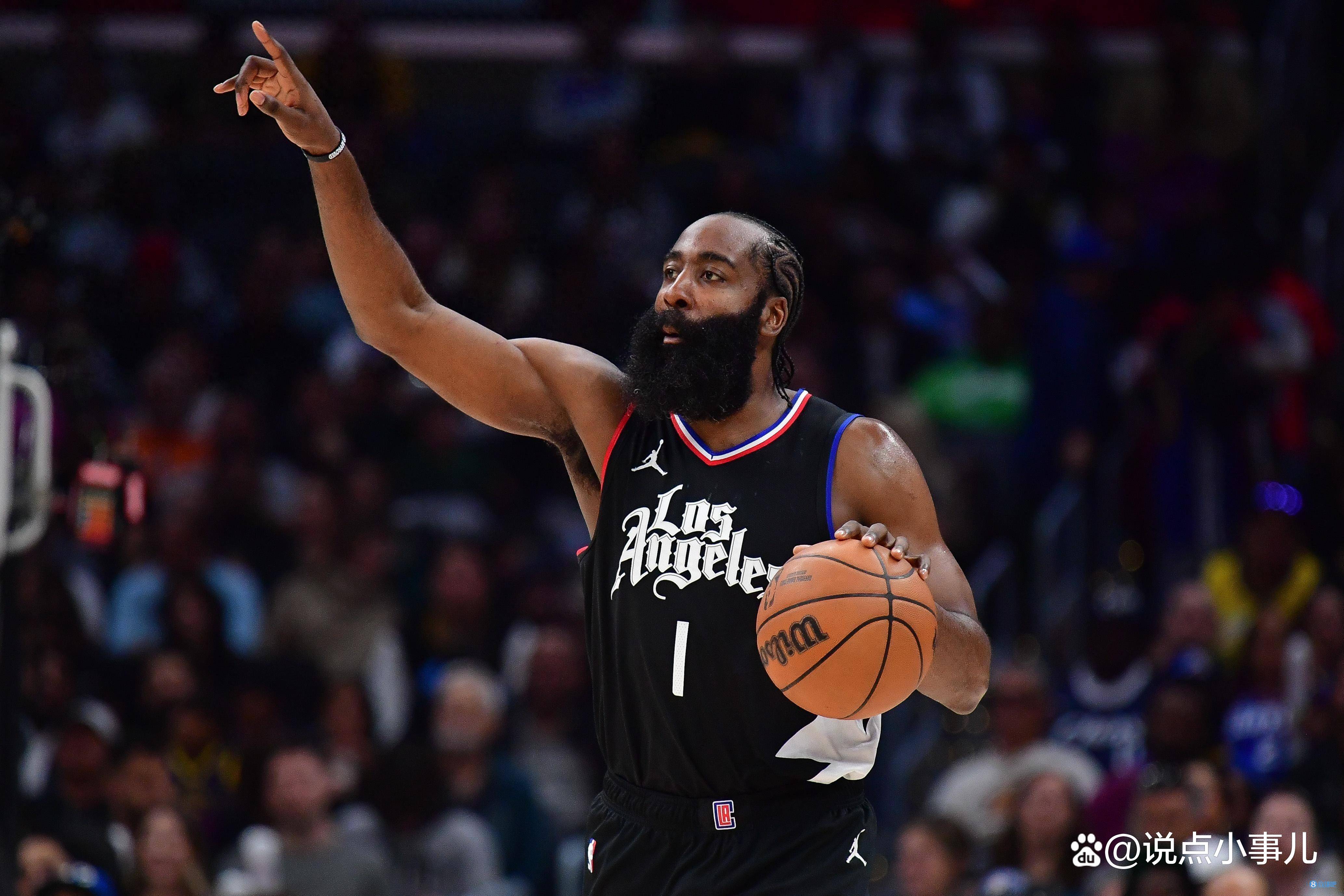 STAR-哈登回归赛场，挺进下一轮首场状态亮眼，勇士观众沸腾！的简单介绍