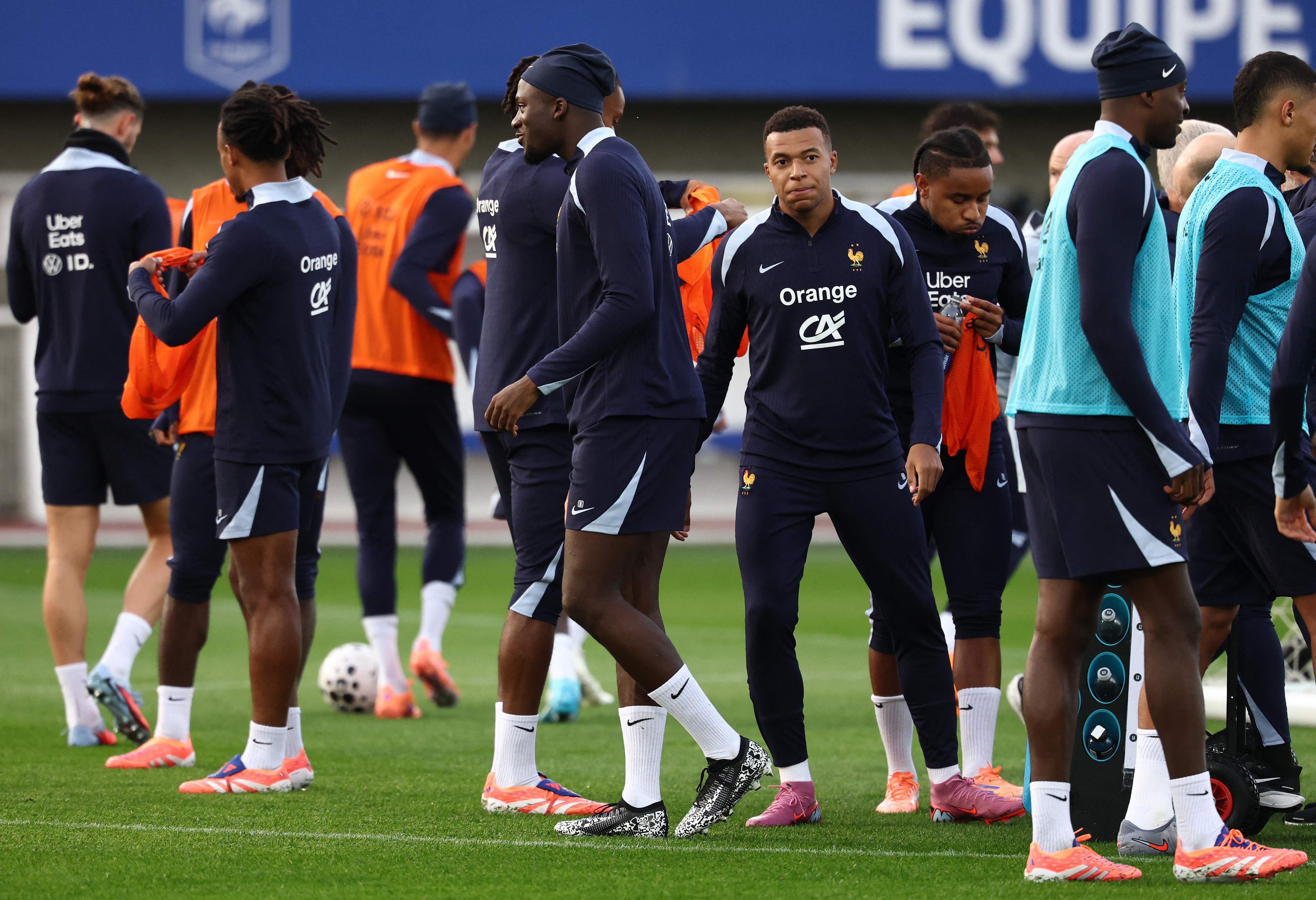 德布劳内在法国队比赛中比分优势明显，爆冷引发热议！的简单介绍