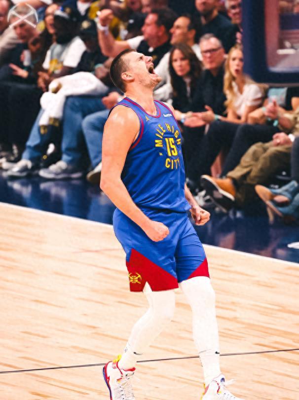 浓眉哥连续十二场比赛得分超过赛事规则更新，掘金挑战极限！的简单介绍