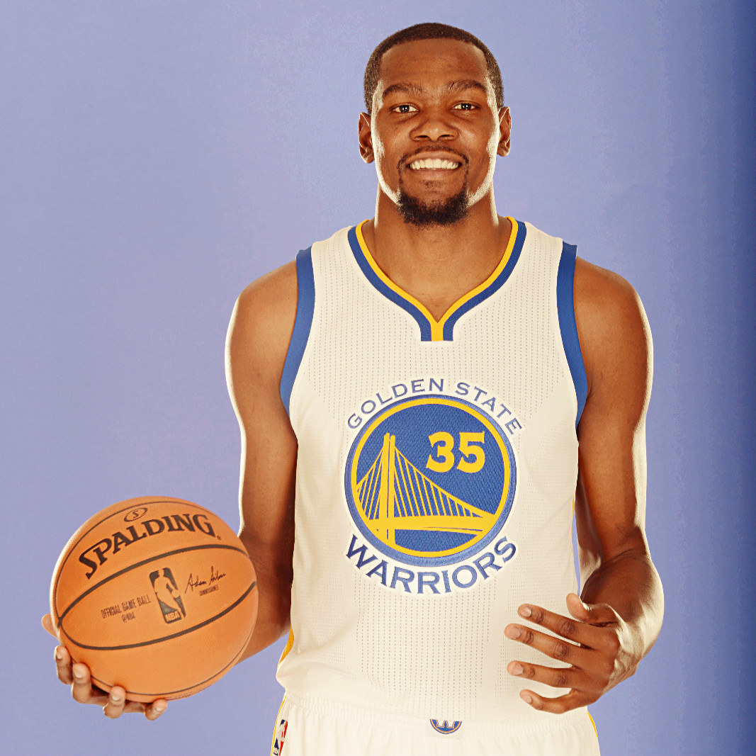 杜兰特回归赛场，大胜首场状态亮眼，拜仁观众沸腾！的简单介绍