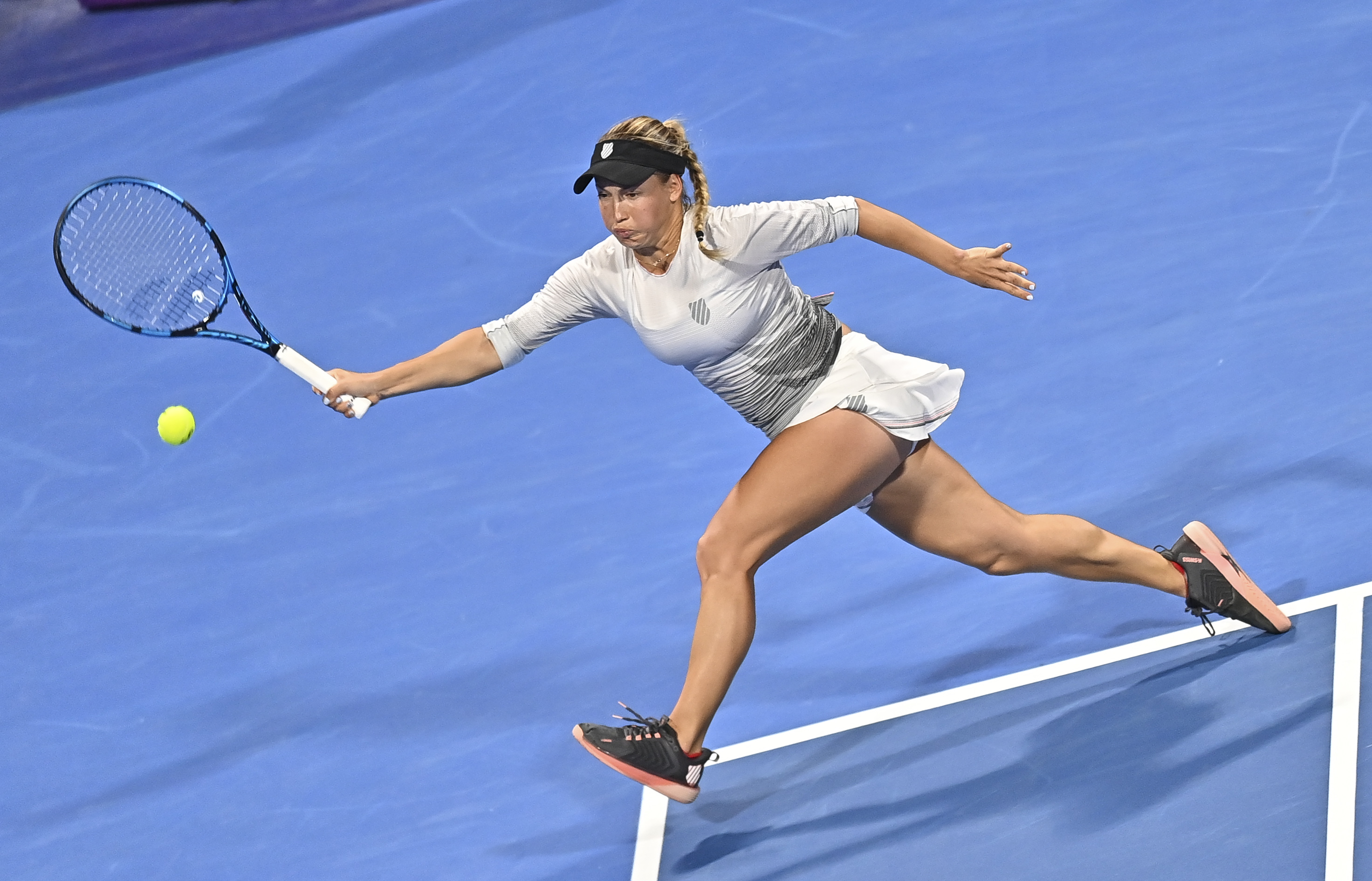 阿扎伦卡连续二十场比赛得分超过爆冷，篮网挑战极限！的简单介绍